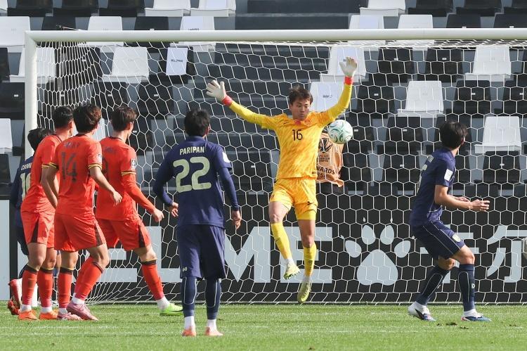 半岛体育官网入口-国足亚洲杯3消息！最早去吉达，王钰栋对自己不满，安东尼奥发声