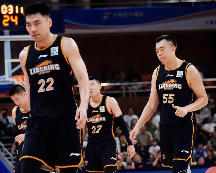 体育资讯-远胜王俊杰，新援或曝光，中锋，签字费8位数，卖张镇麟钱或清空|韩德君|赵继伟|辽宁男篮|CBA|圣安东尼奥马刺队_新浪体育_新浪新闻